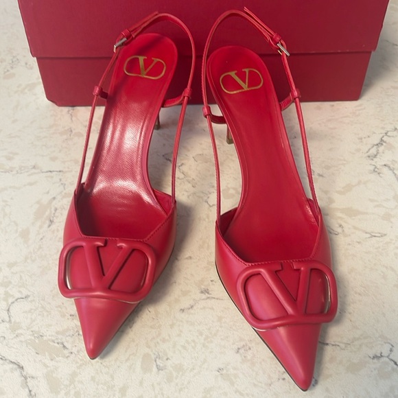 Valentino Leather V Logo Slingback Sandals Size 37.5 ♥️ - Picture 1 of 12